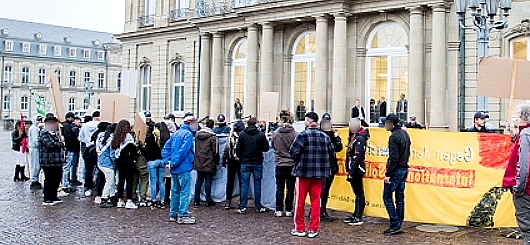 Gegendemonstrations zur Gedenkveranstaltung Gegendemonstrations zur Gedenkveranstaltung